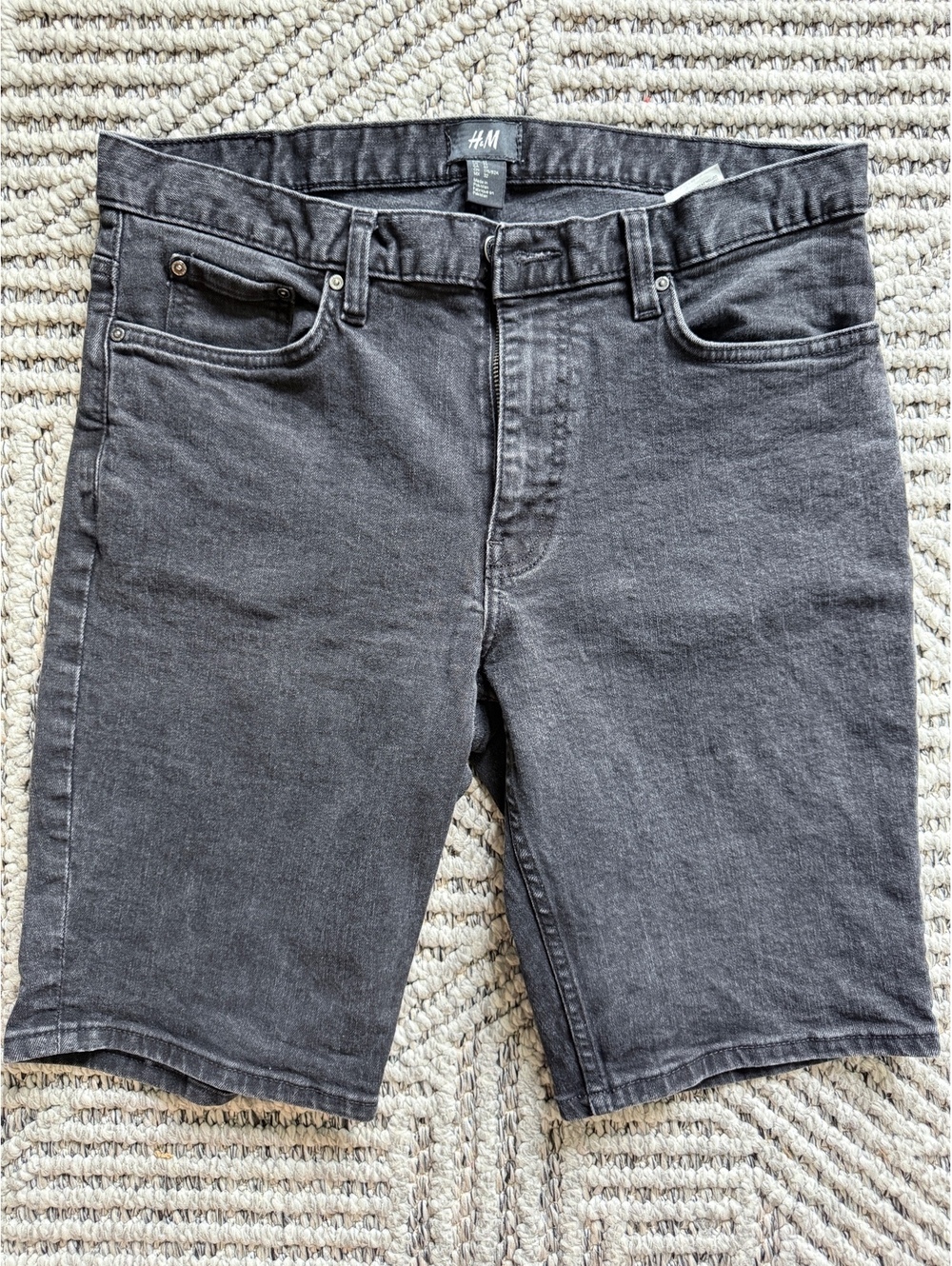 H&M Men's Black Shorts Size 32
